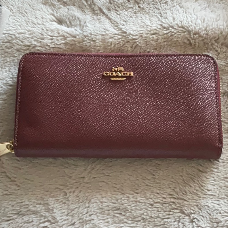 Nwot Coach Red Leather Wallet With Zipper Closure